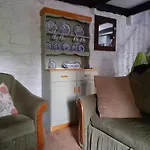 St Moling's Well House,off Grid,and Gardens Casa de Férias *