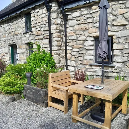 St Moling's Well House,off Grid,and Gardens * St Mullins