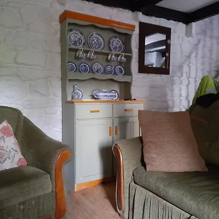 St Moling's Well House,off Grid,and Gardens Feriehus *