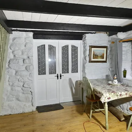 St Moling's Well House,off Grid,and Gardens Feriehus St Mullins