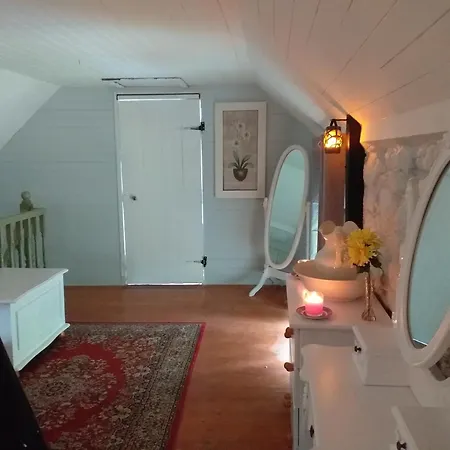 St Molings Well House And Gardens