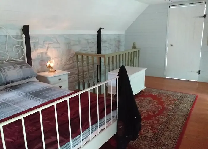 St Moling's Well House,off Grid,and Gardens Dom wakacyjny
