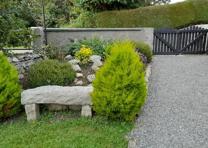 Dom wakacyjny St Moling's Well House,off Grid,and Gardens *